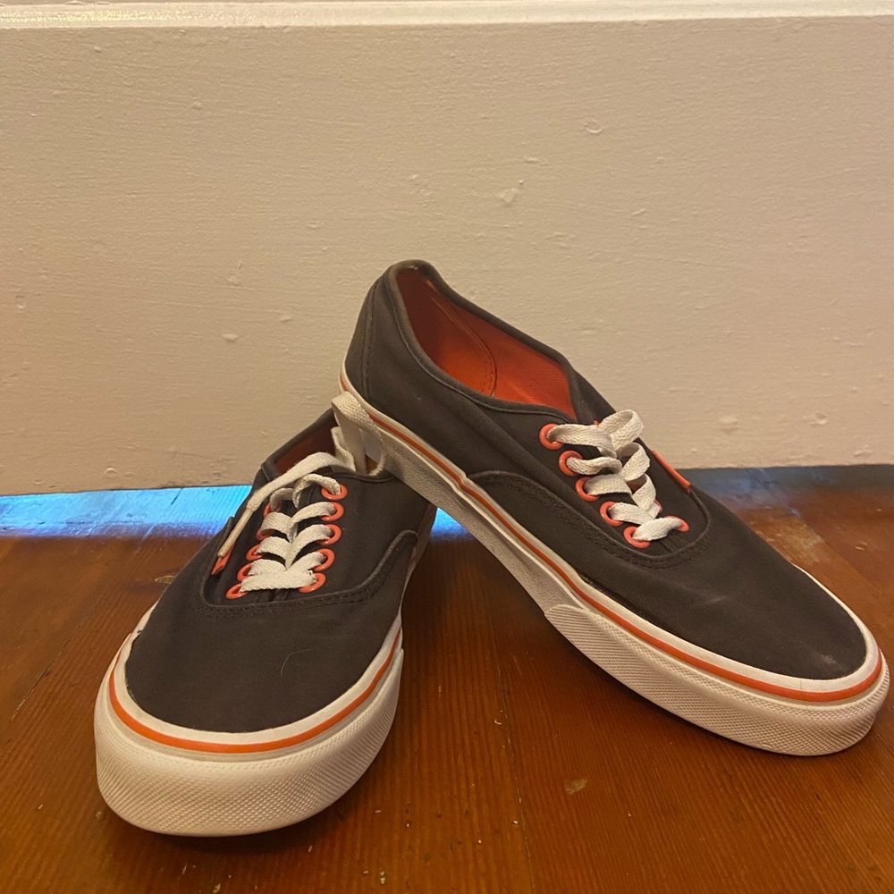 Vans authentic sneakers.